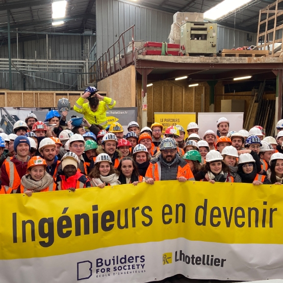 Lhotellier, parrain d'écoles