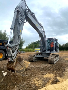 La nouvelle pelle 323 de CATERPILLAR