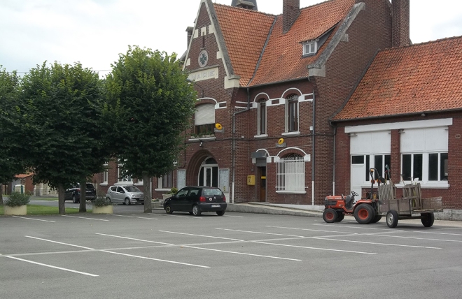 Aménagement de la place Jean Catelas Image 1